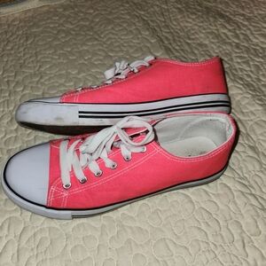 Hot pink sneakers like new size women's 9.5